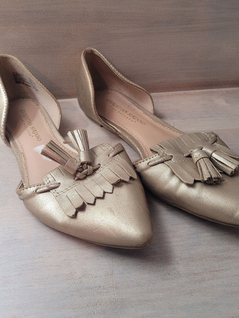 Christian Siriano Women's Metallic Gold Pointed Toe Tassel D'Orsay Flats Size 7